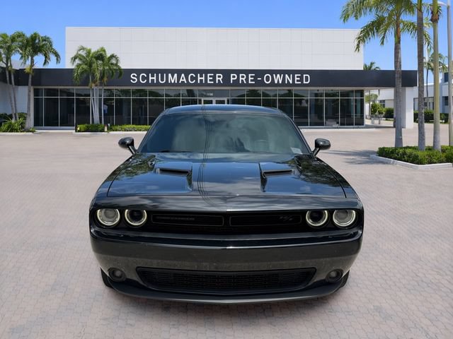 Used 2018 Dodge Challenger R/T w/ Blacktop Package RWD image 2