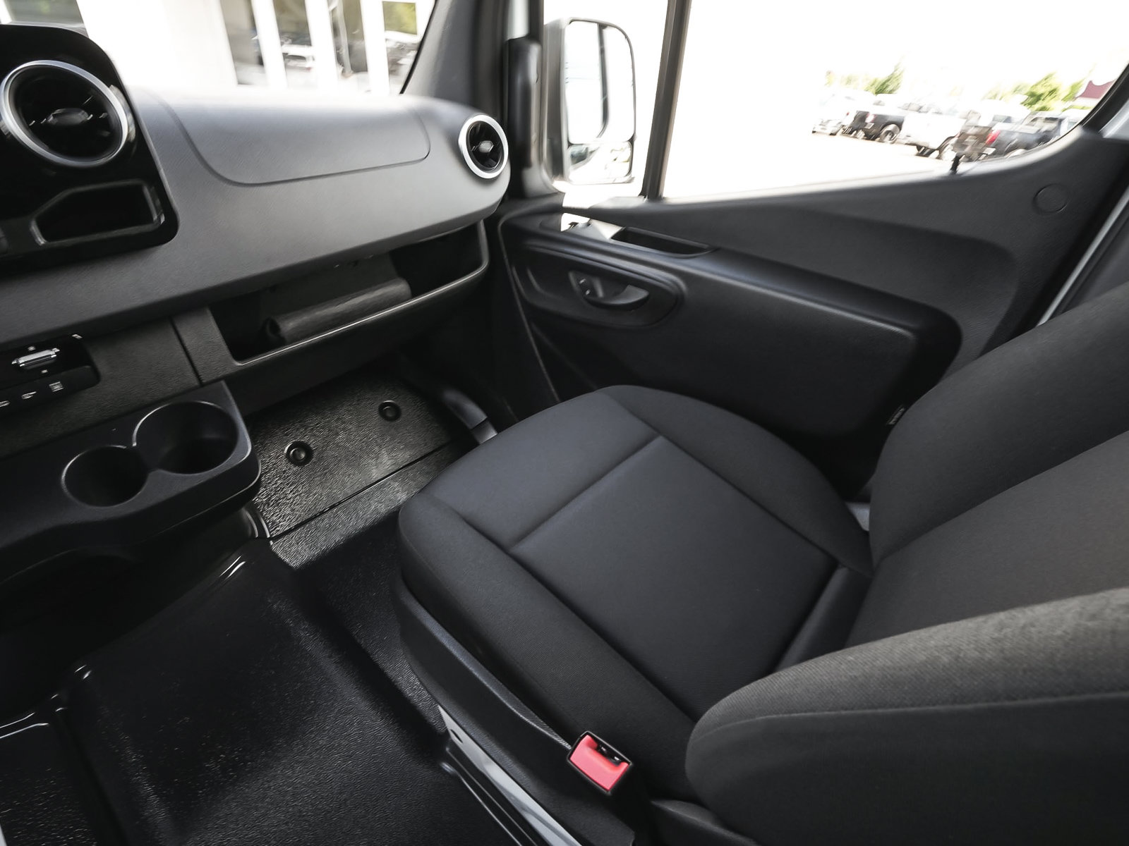 Used 2026 Mercedes-Benz Sprinter 2500 image 36