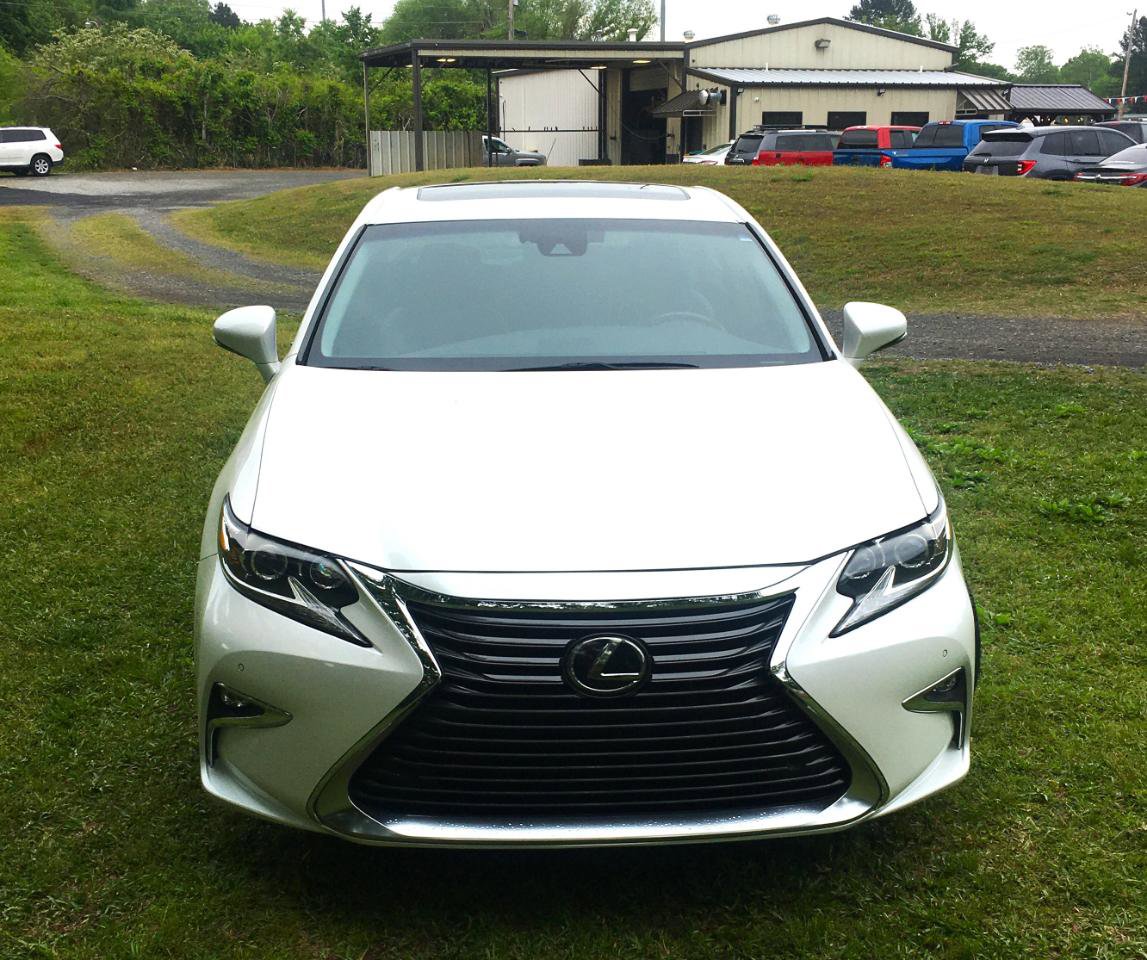Used 2016 Lexus ES 350 w/ Luxury Package w/Wood Trim FWD image 9