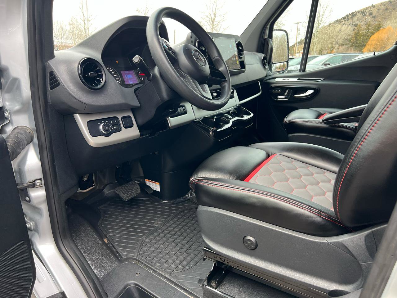 Used 2021 Mercedes-Benz Sprinter 3500 image 28