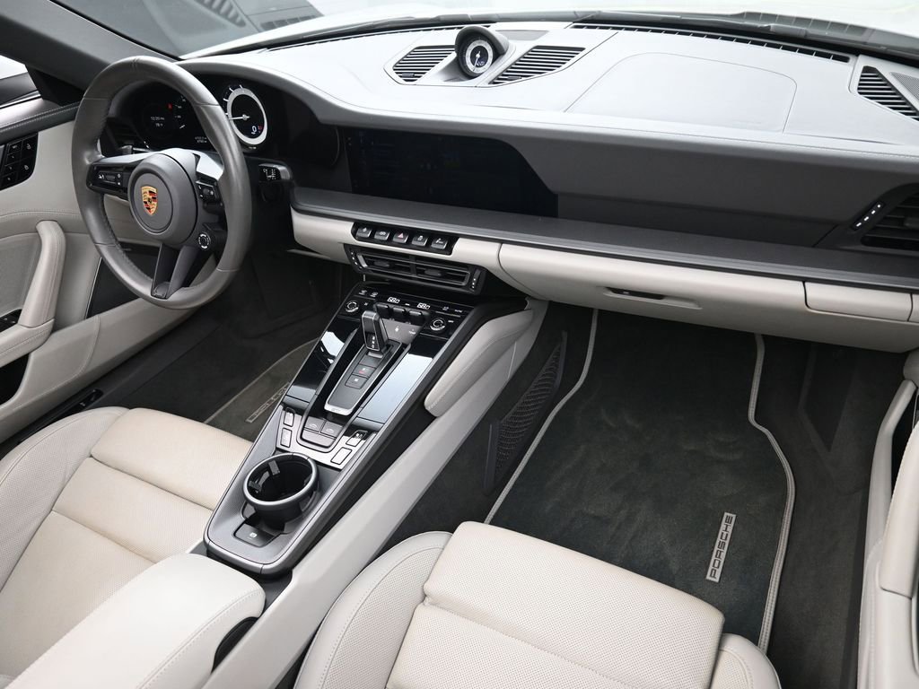 Certified 2021 Porsche 911 Targa 4S image 32