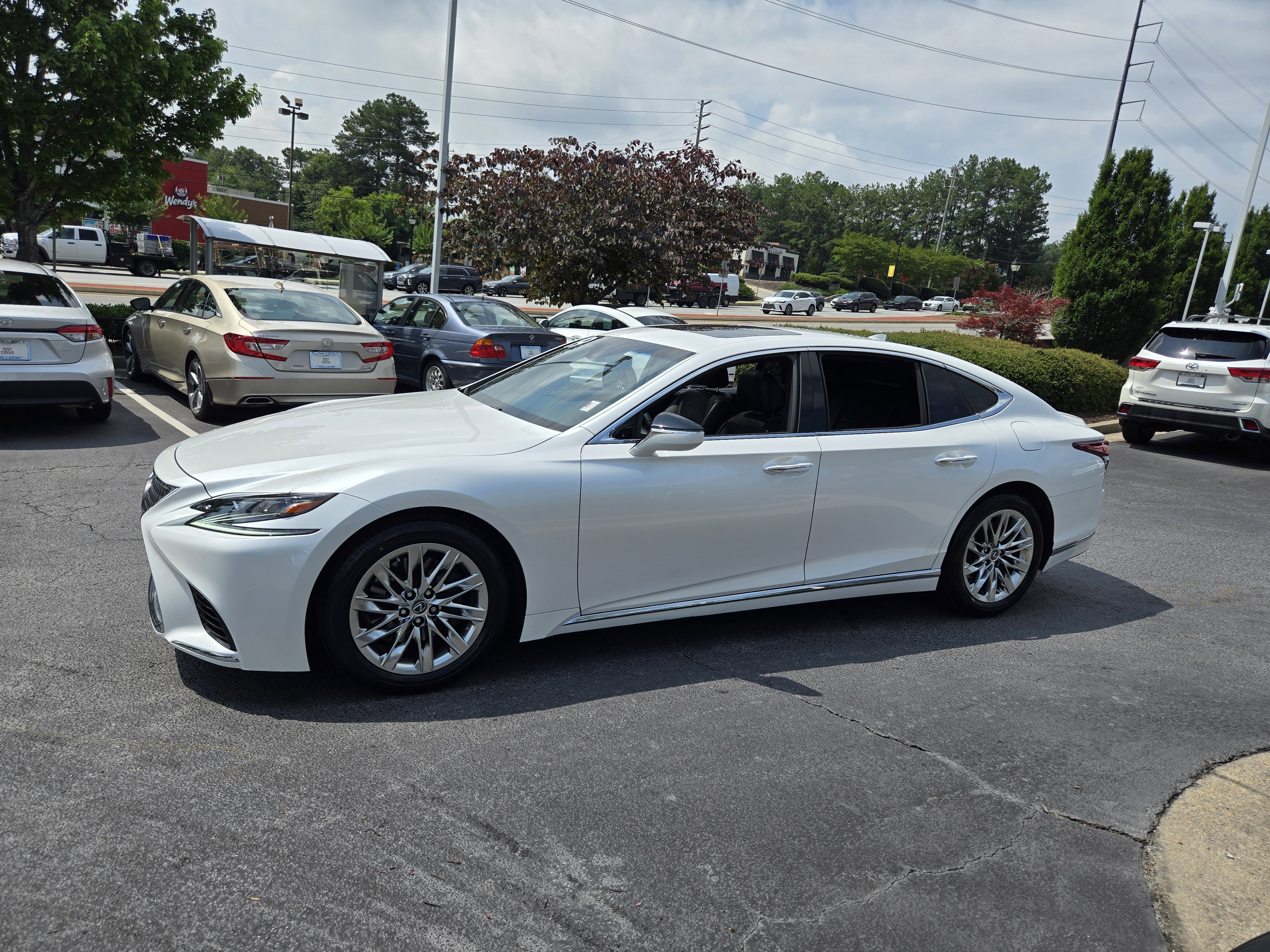 Used 2019 Lexus LS 500 w/ Accessory Package (Z1) RWD image 2