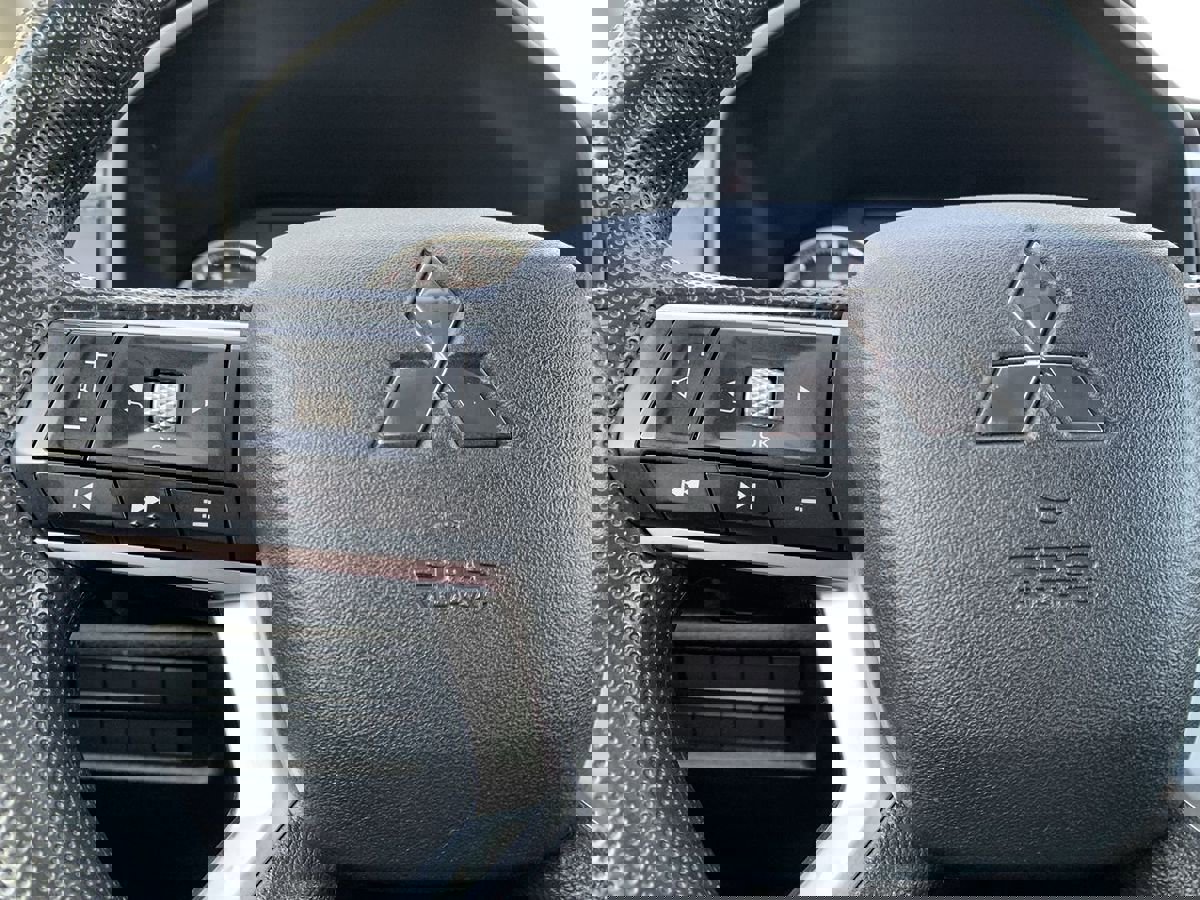 Used 2022 Mitsubishi Outlander ES AWD/4WD image 17