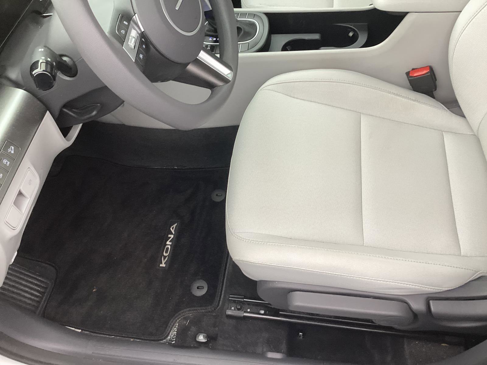 Used 2025 Hyundai Kona SE FWD image 18