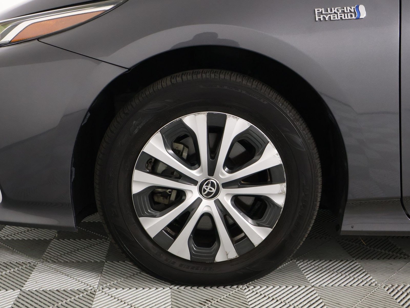 Used 2021 Toyota Prius Prime LE w/ Carpet Mat Package (TMS) FWD image 27