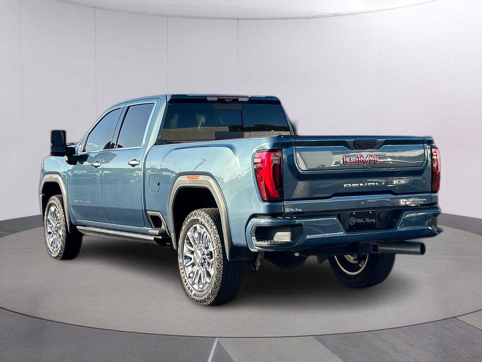 Used 2025 GMC Sierra 2500 Denali w/ Denali Reserve Package AWD/4WD image 3
