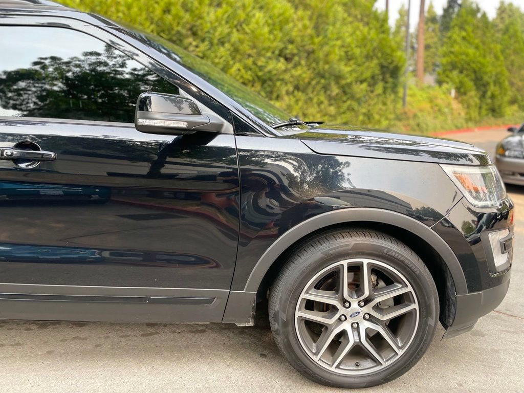 Used 2016 Ford Explorer Sport AWD/4WD image 2
