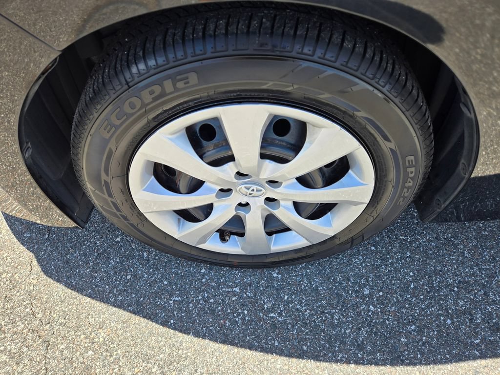 Used 2016 Toyota Corolla LE FWD image 14