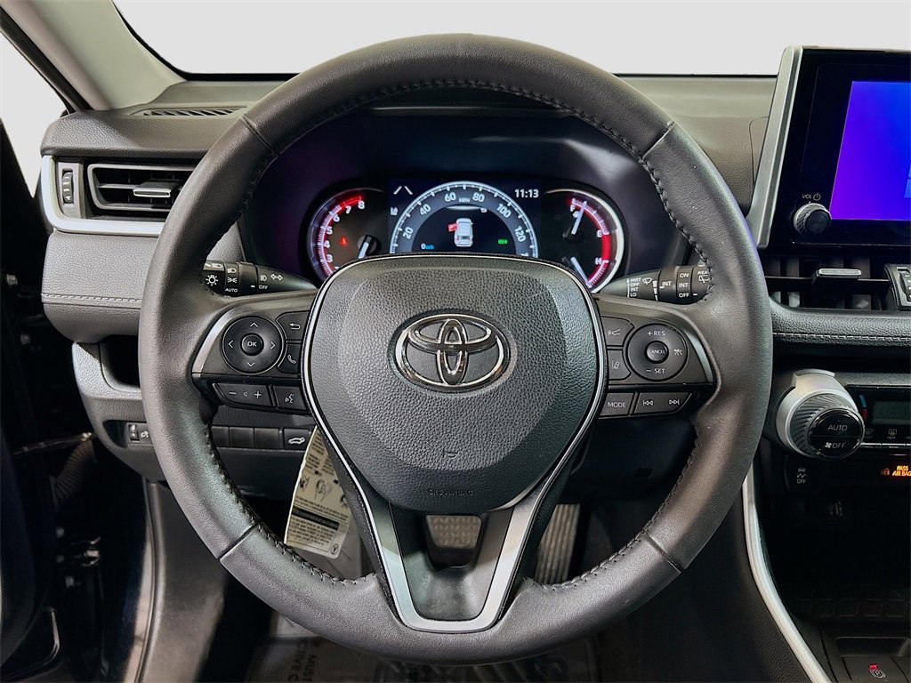 Used 2023 Toyota RAV4 XLE Premium image 9