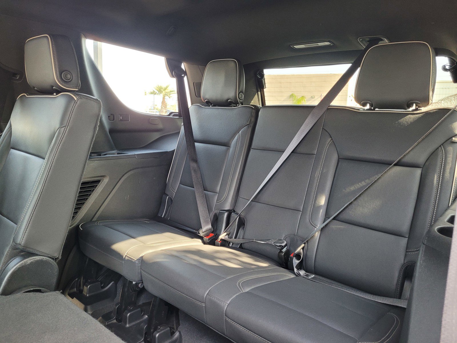 Used 2023 GMC Yukon SLT image 12
