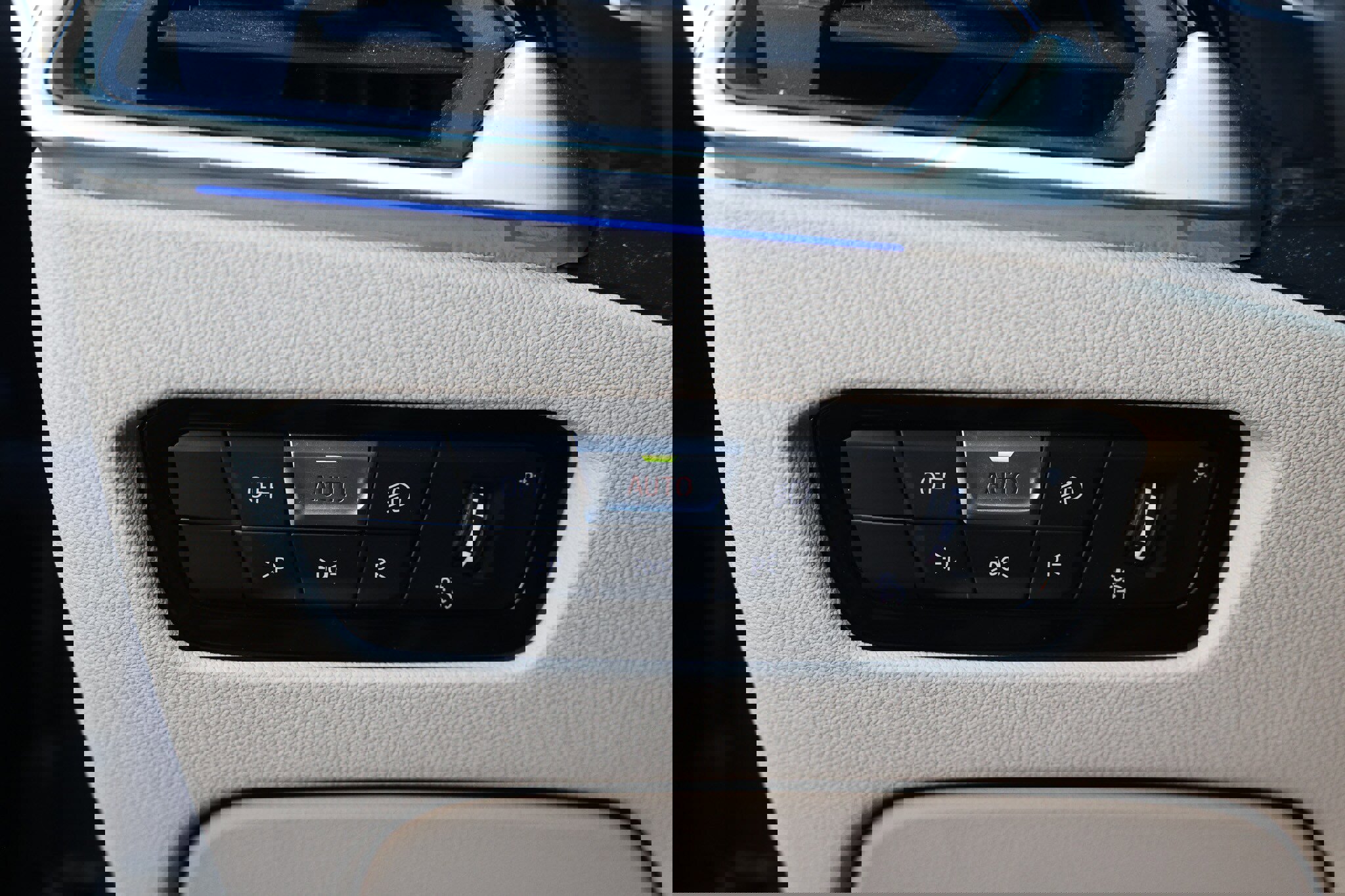 Used 2021 BMW 330i w/ Convenience Package image 46