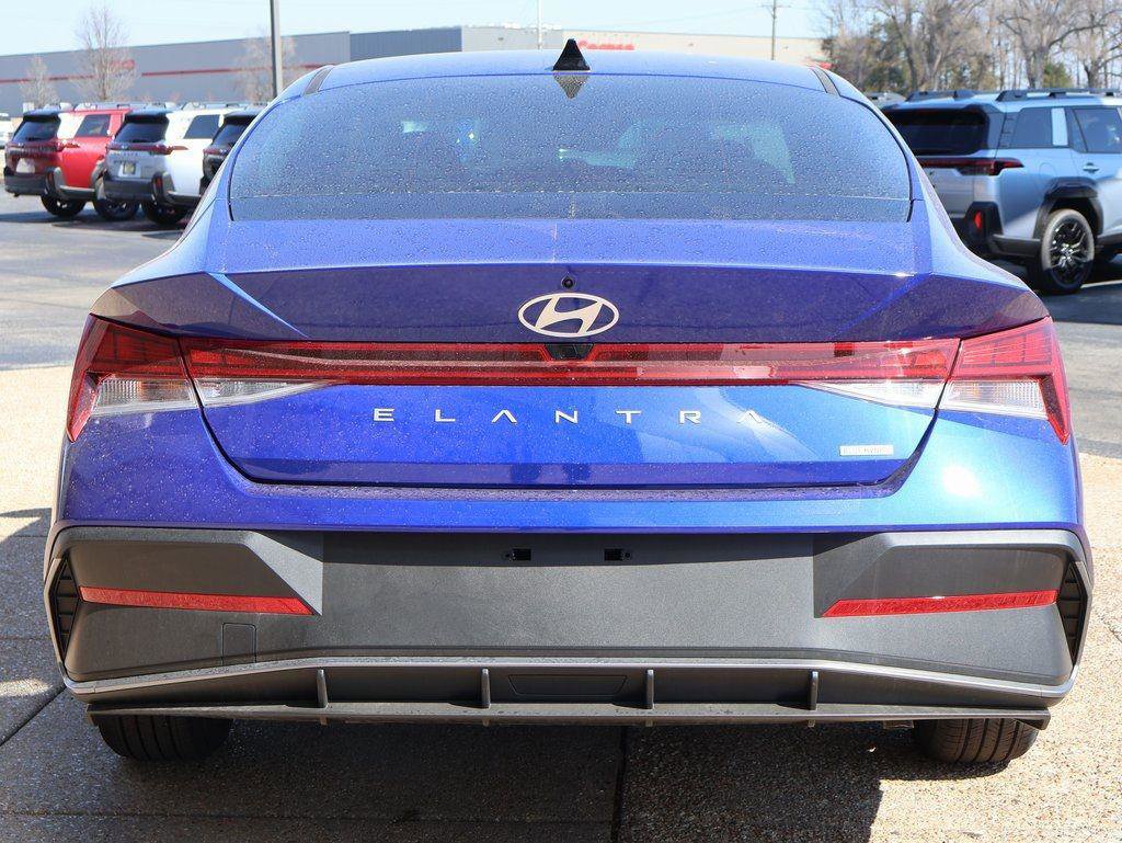 New 2026 Hyundai Elantra Blue image 5