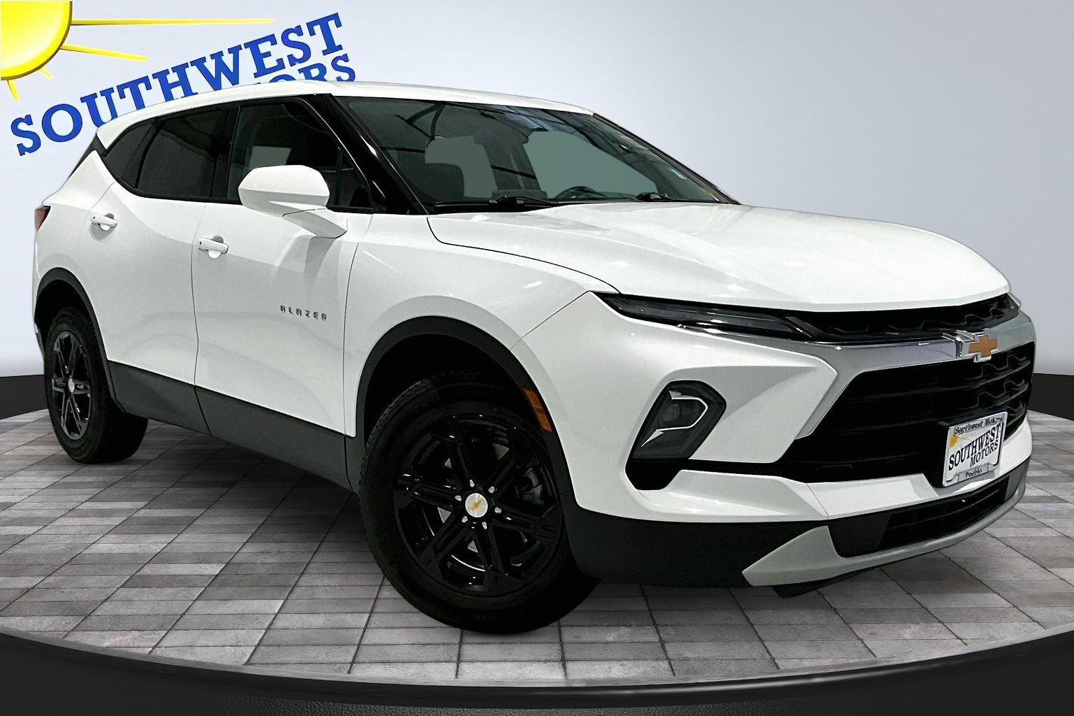Used 2025 Chevrolet Blazer LT AWD/4WD image 3