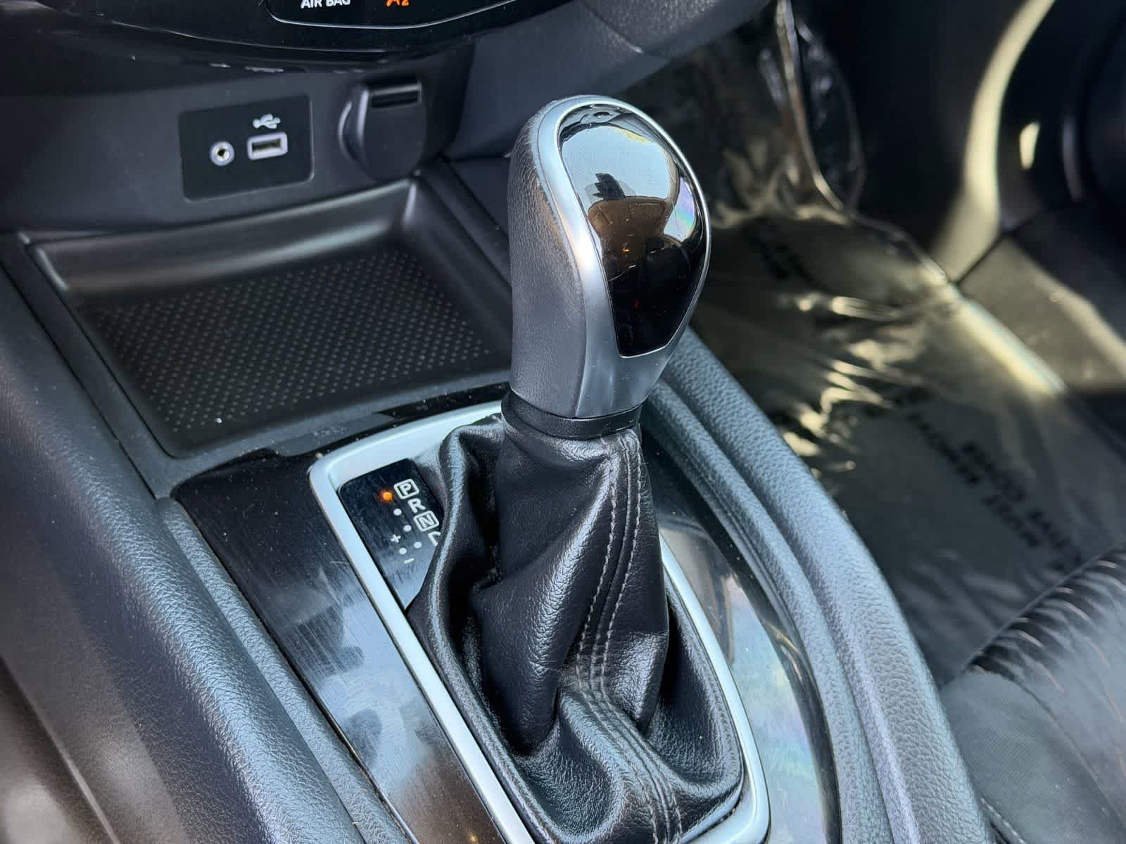 Used 2020 Nissan Rogue SV FWD image 23