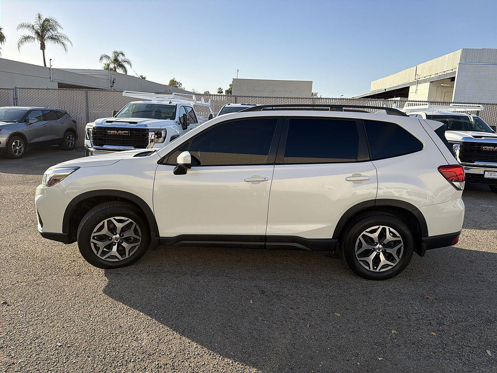 Used 2019 Subaru Forester Premium w/ All-Weather Package AWD/4WD image 8