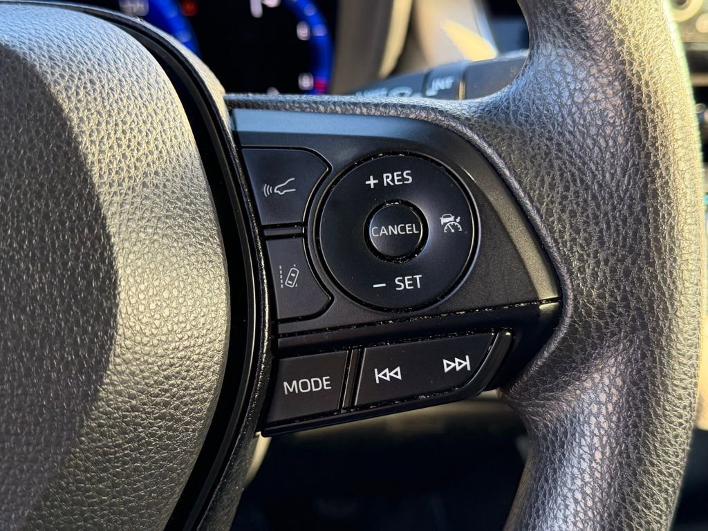 Used 2022 Toyota Corolla LE image 22