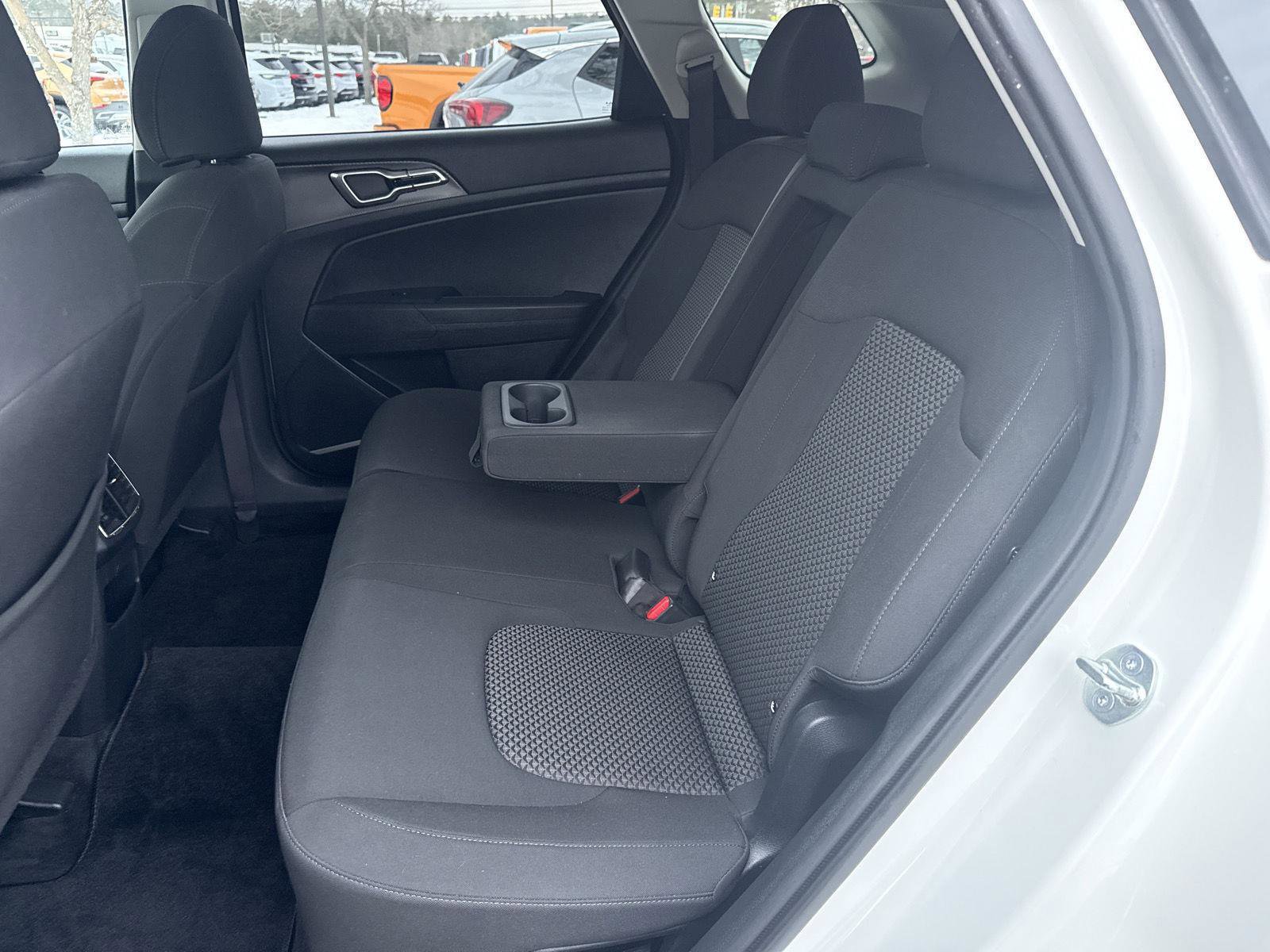 Used 2023 Kia Sportage LX image 10