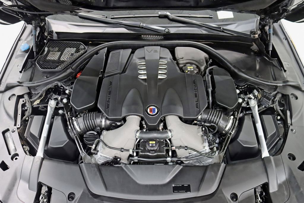 Used 2022 BMW ALPINA B7 xDrive w/ Luxury Rear Seating Package image 47
