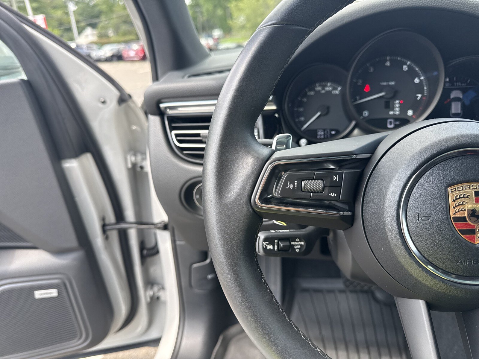 Used 2026 Porsche Macan AWD/4WD image 14