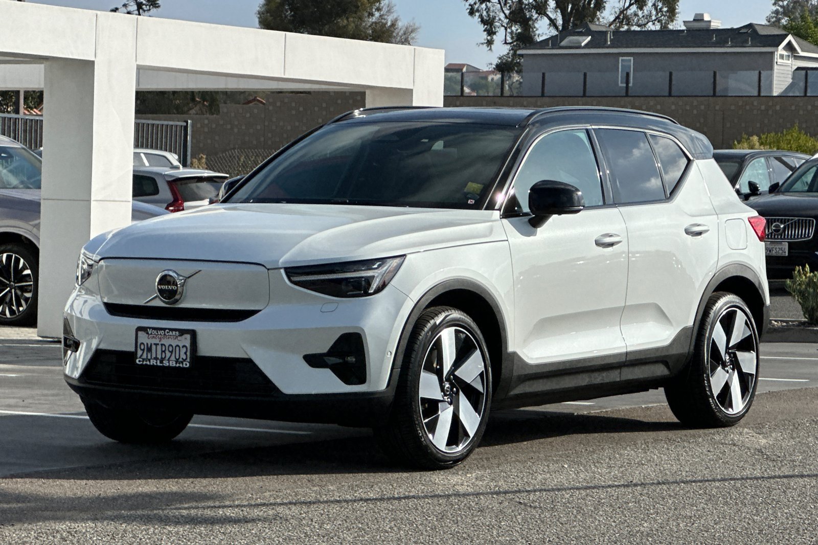 Certified 2024 Volvo XC40 Recharge Ultimate w/ Protection Package Premier RWD image 8