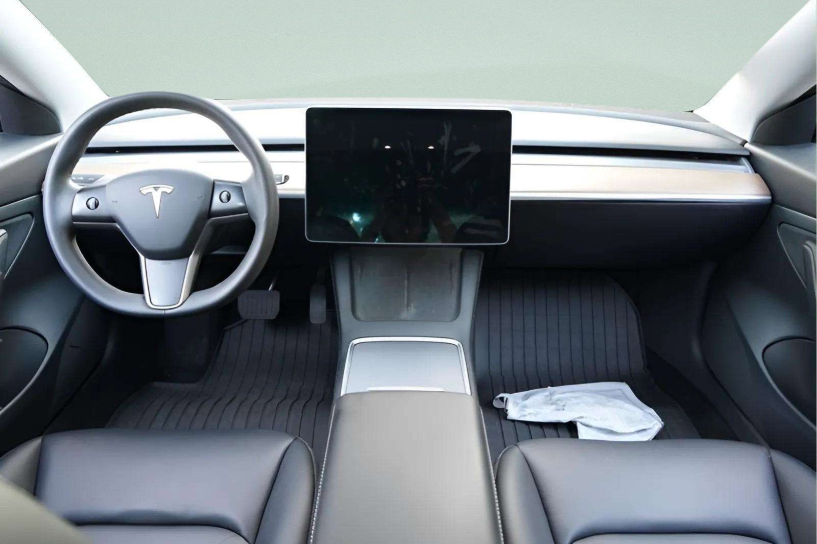 Used 2021 Tesla Model 3 Standard Range Plus image 29