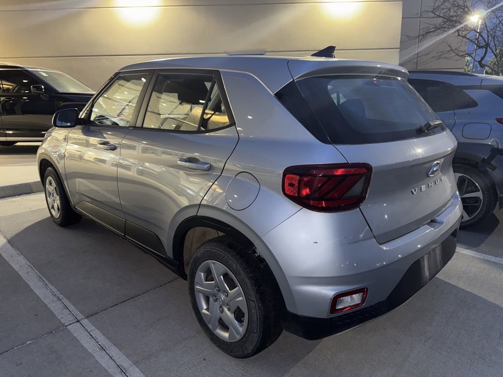 Used 2020 Hyundai Venue SE image 6