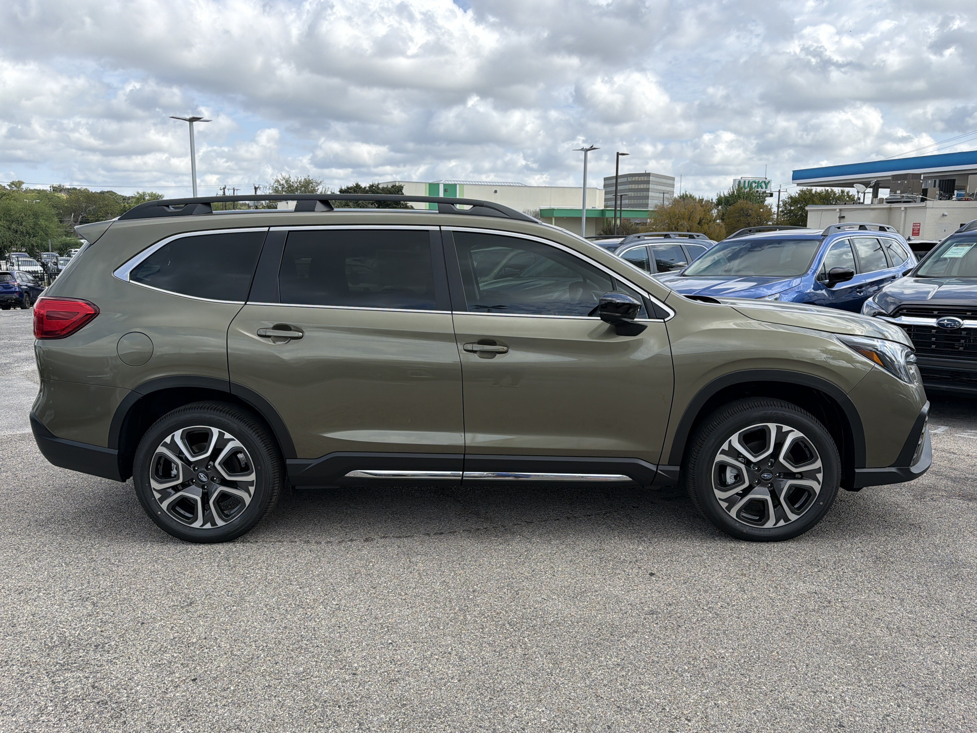 New 2027 Subaru Ascent Limited AWD/4WD image 2