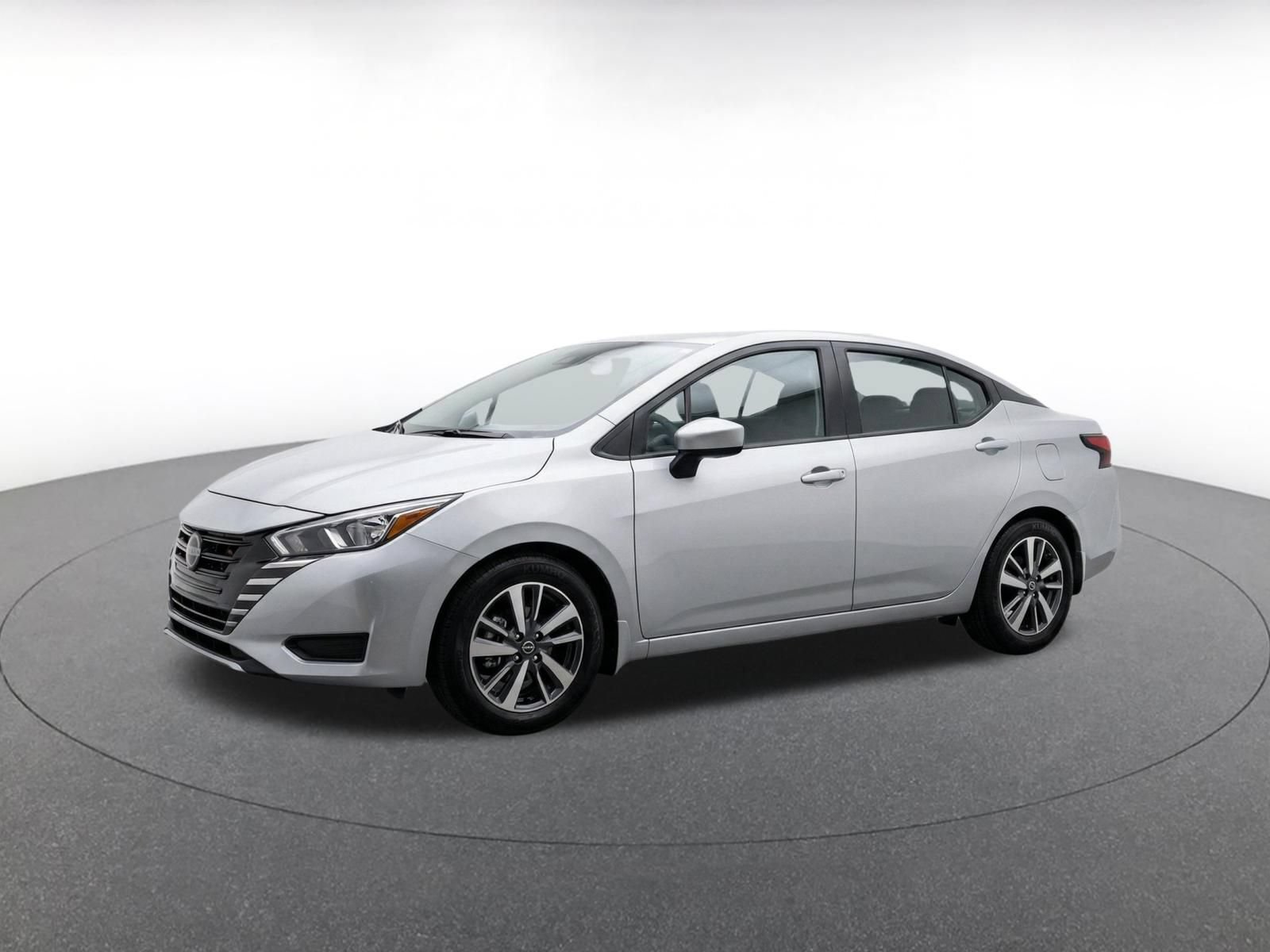 Used 2025 Nissan Versa SV FWD image 3