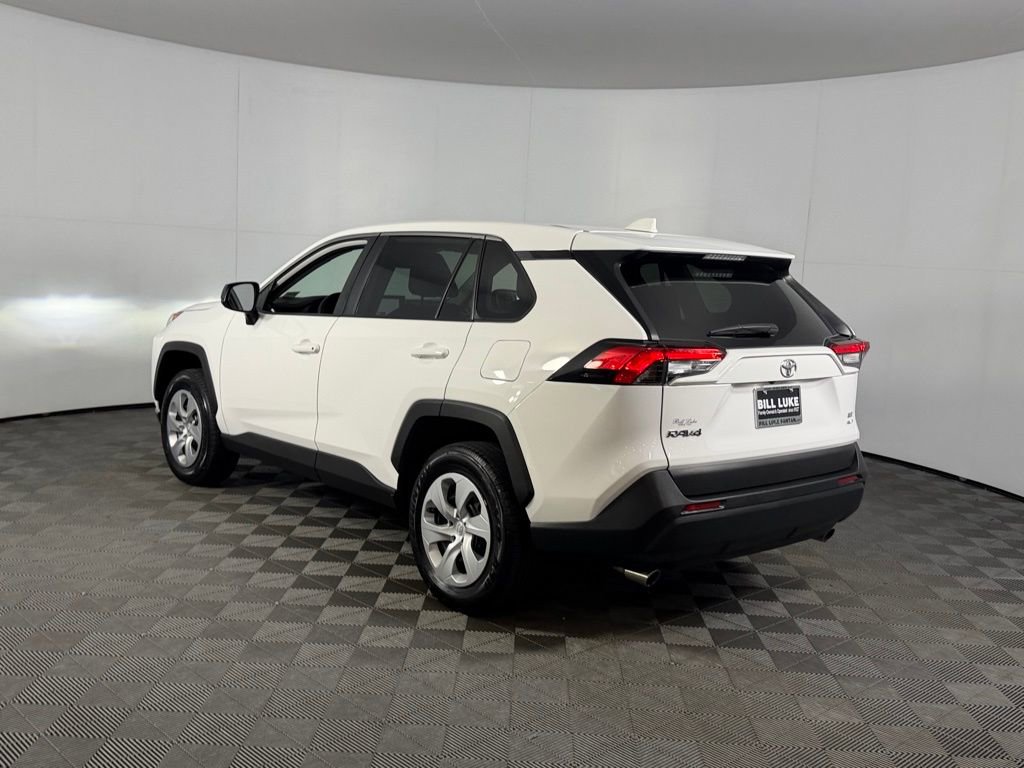 Used 2025 Toyota RAV4 LE image 9