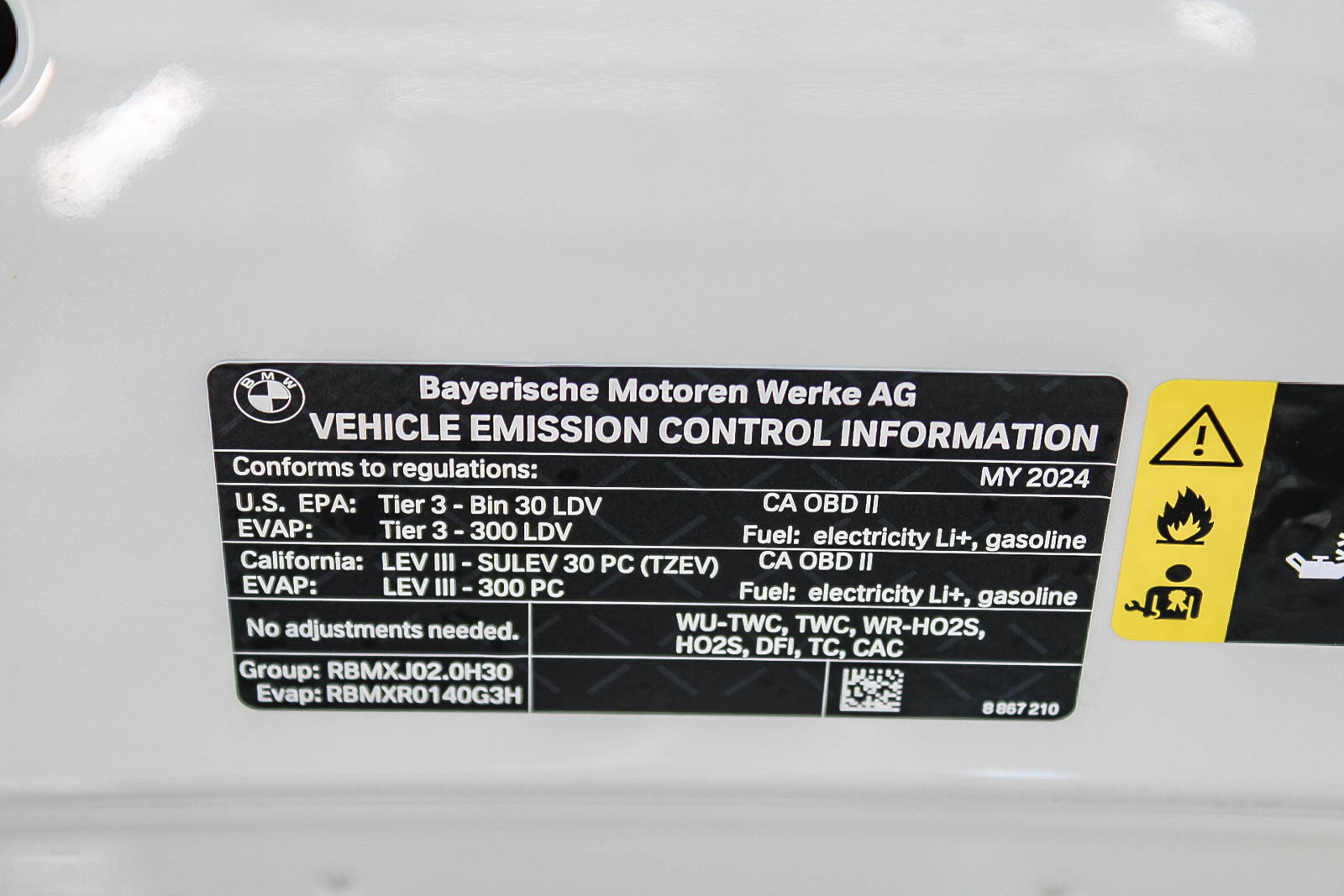 Used 2024 BMW 330e image 28