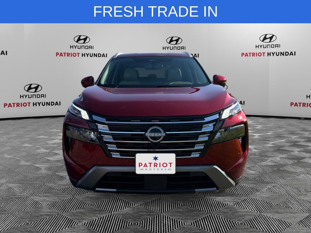 Used 2025 Nissan Rogue SL AWD/4WD image 8