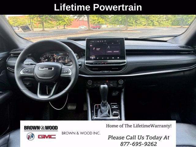 Used 2026 Jeep Compass Latitude AWD/4WD image 24