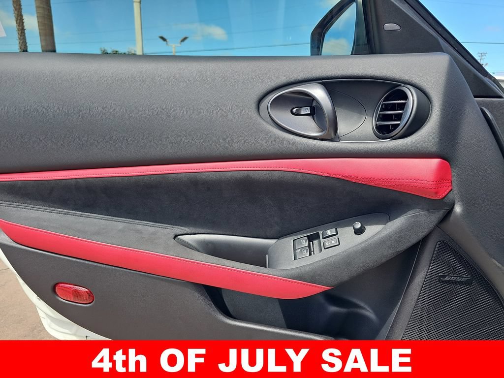 Used 2025 Nissan Z Performance w/ Floor Mat Package RWD image 26