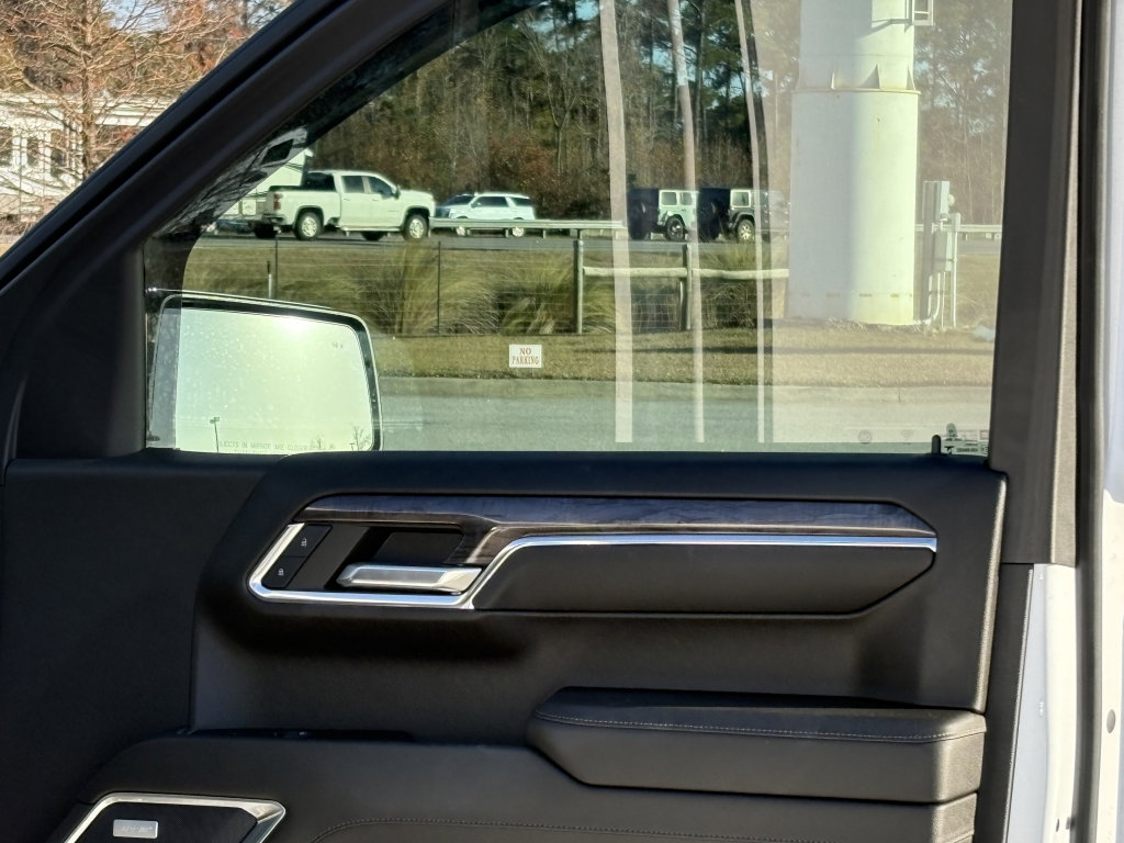 Used 2023 Chevrolet Silverado 1500 LTZ image 15