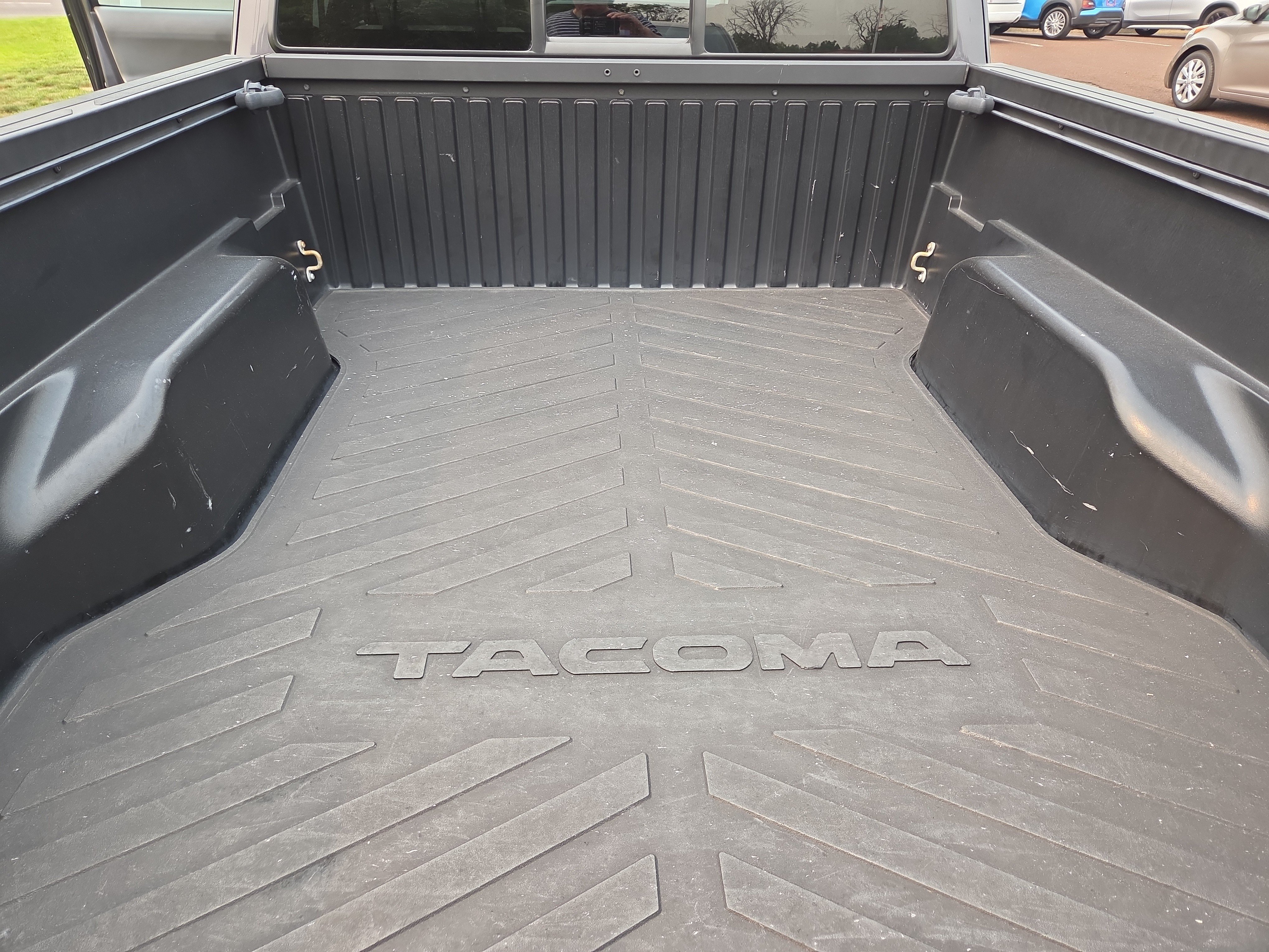 Certified 2020 Toyota Tacoma SR w/ SX Package AWD/4WD image 31