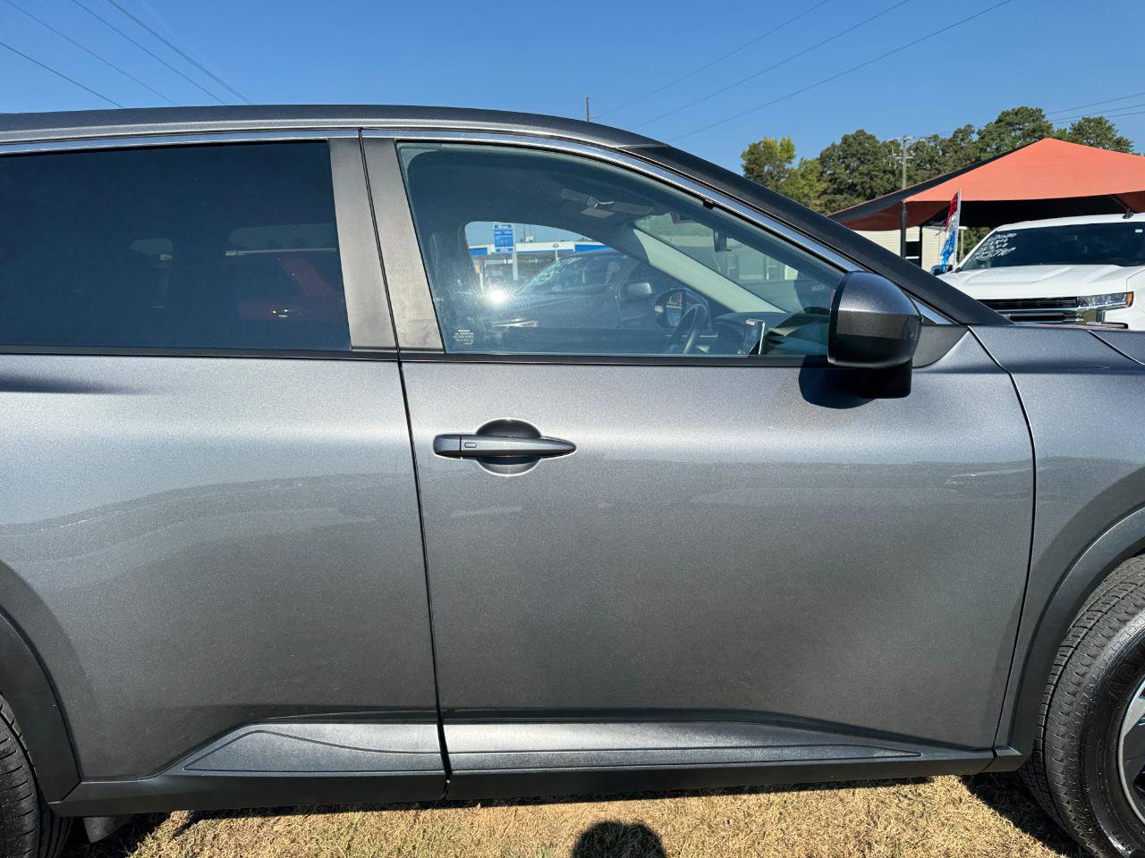 Used 2025 Nissan Rogue SV AWD/4WD image 8