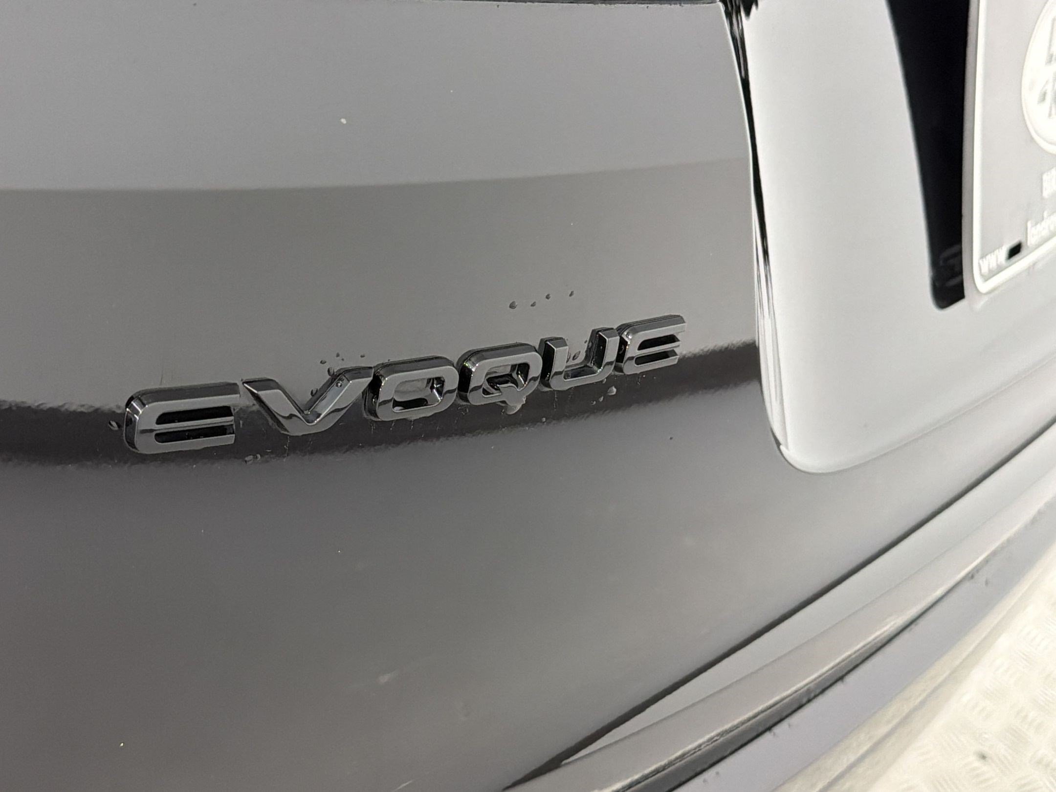 Used 2025 Land Rover Range Rover Evoque Dynamic SE AWD/4WD image 35