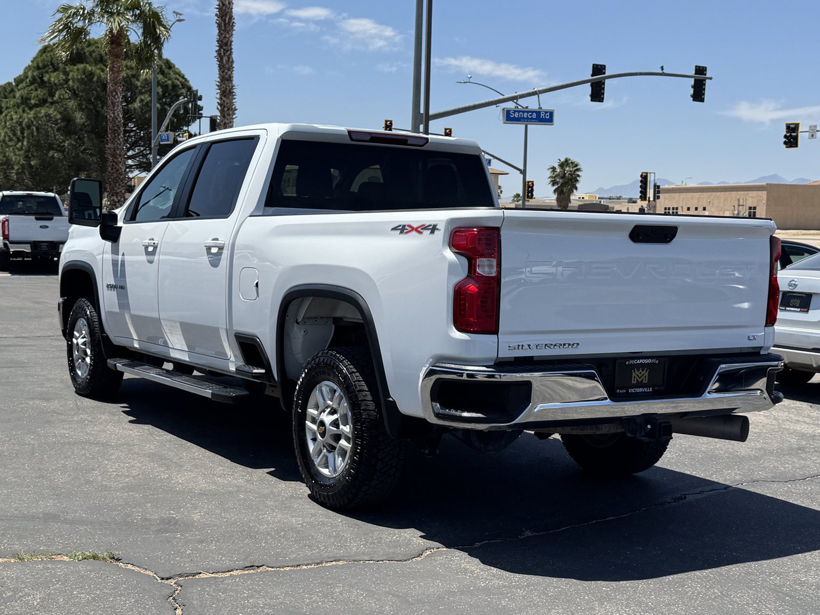 Used 2024 Chevrolet Silverado 2500 LT AWD/4WD image 4