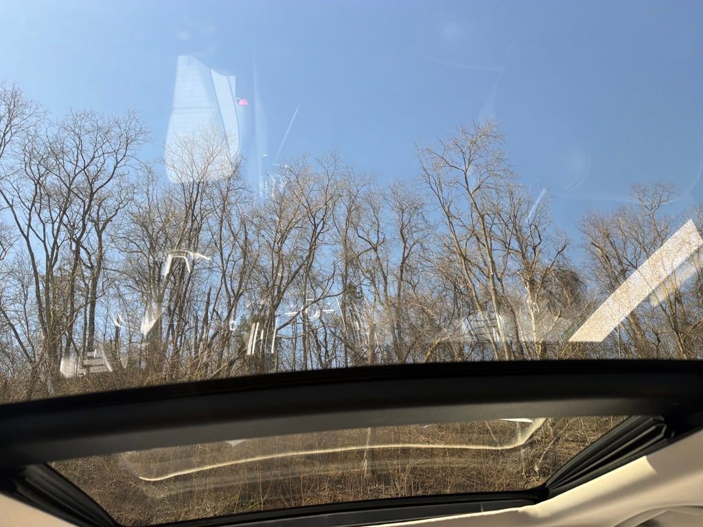 Used 2017 Ford Escape Titanium image 21