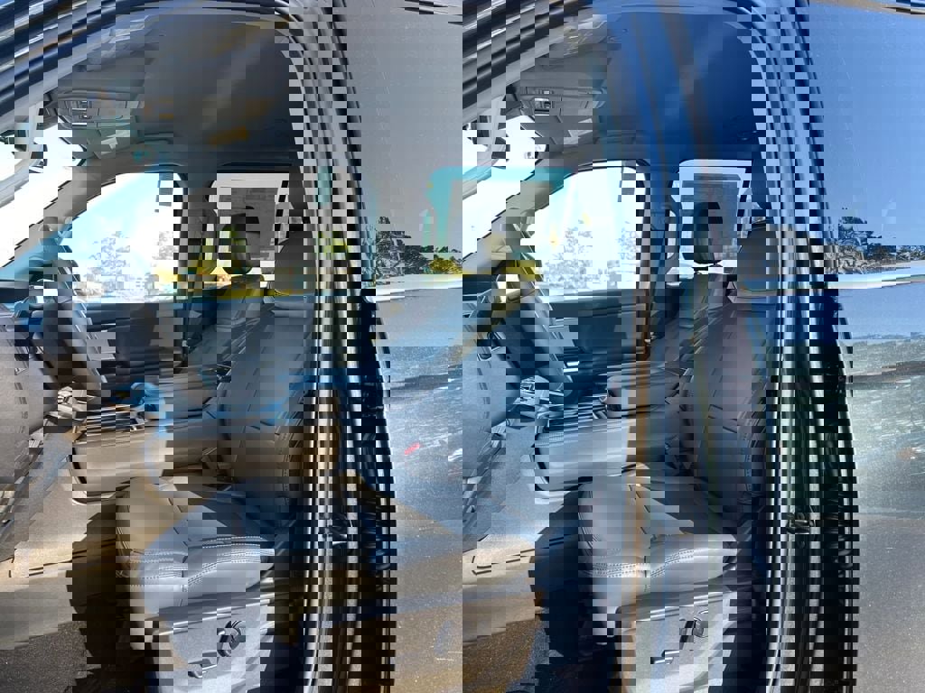 New 2026 Ford Expedition Active image 10