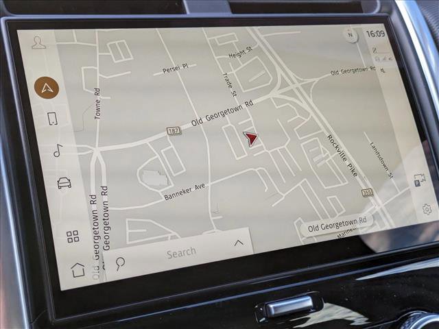 New 2024 Land Rover Discovery Dynamic SE image 11