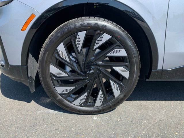 New 2025 Lincoln Nautilus Reserve image 11