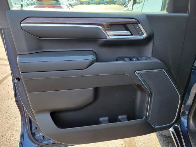 Used 2023 Chevrolet Silverado 1500 LT AWD/4WD image 6