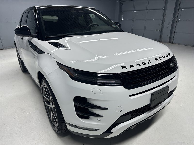 Used 2024 Land Rover Range Rover Evoque Dynamic SE AWD/4WD image 9