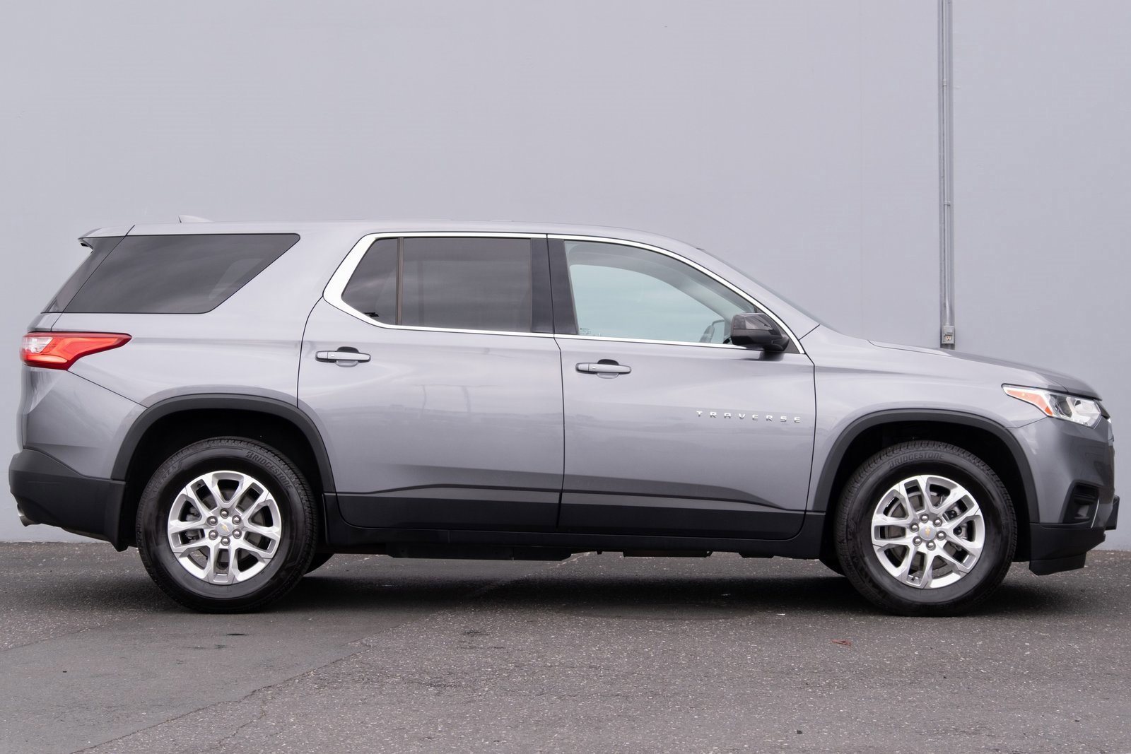 Used 2021 Chevrolet Traverse LS image 27