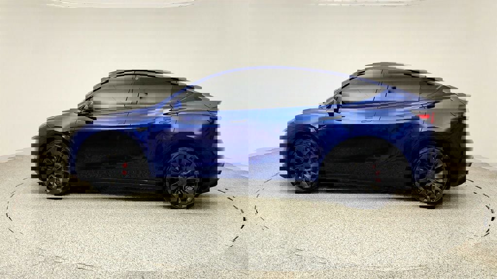 Used 2022 Tesla Model Y Performance image 8