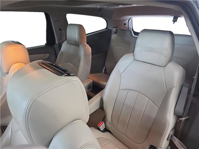 Used 2017 Chevrolet Traverse Premier image 13