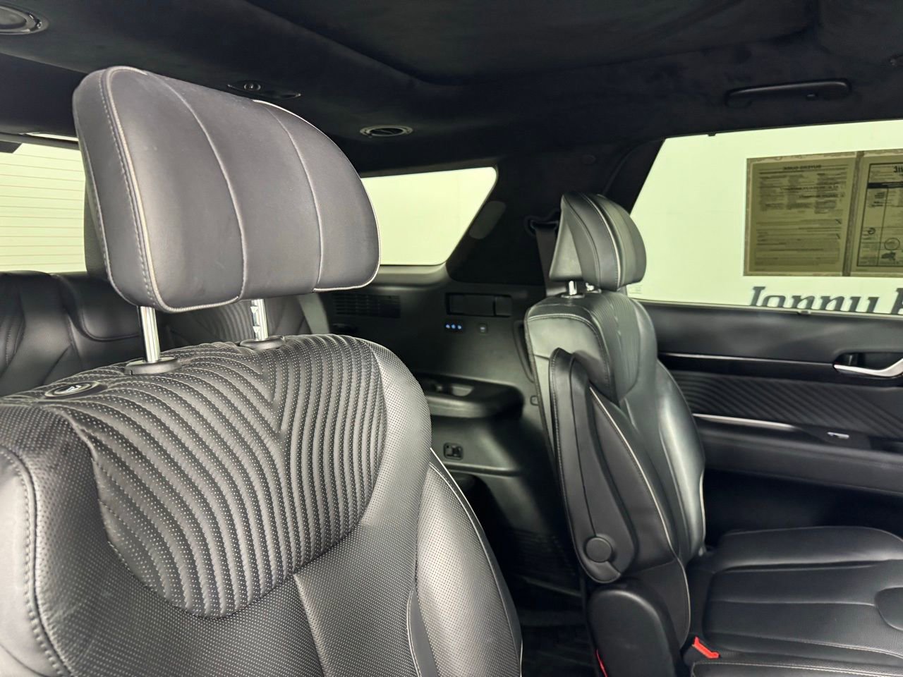Used 2023 Hyundai Palisade Calligraphy image 29