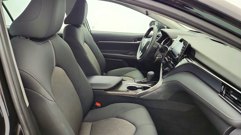 Used 2023 Toyota Camry LE image 22