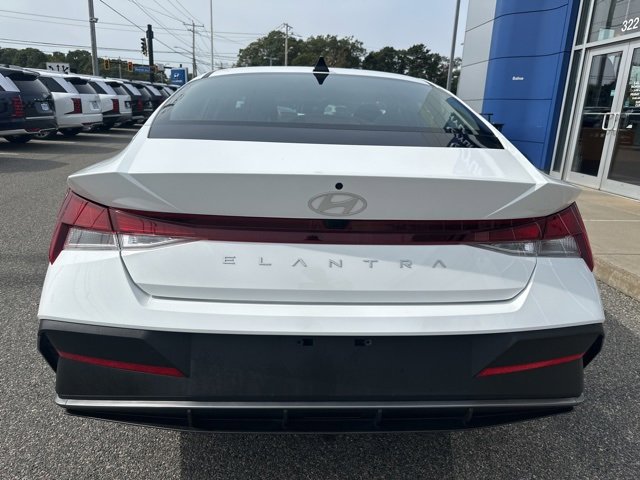Certified 2024 Hyundai Elantra SEL image 7
